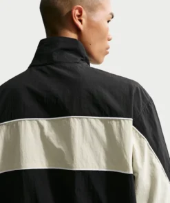 Mens Lightweight Nike Sportswear Club Full-Zip Black Jacket